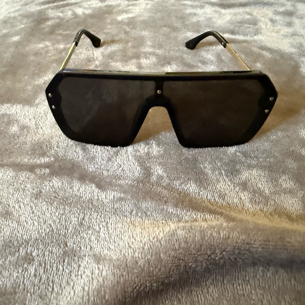 Black Oversized Sunglasses
